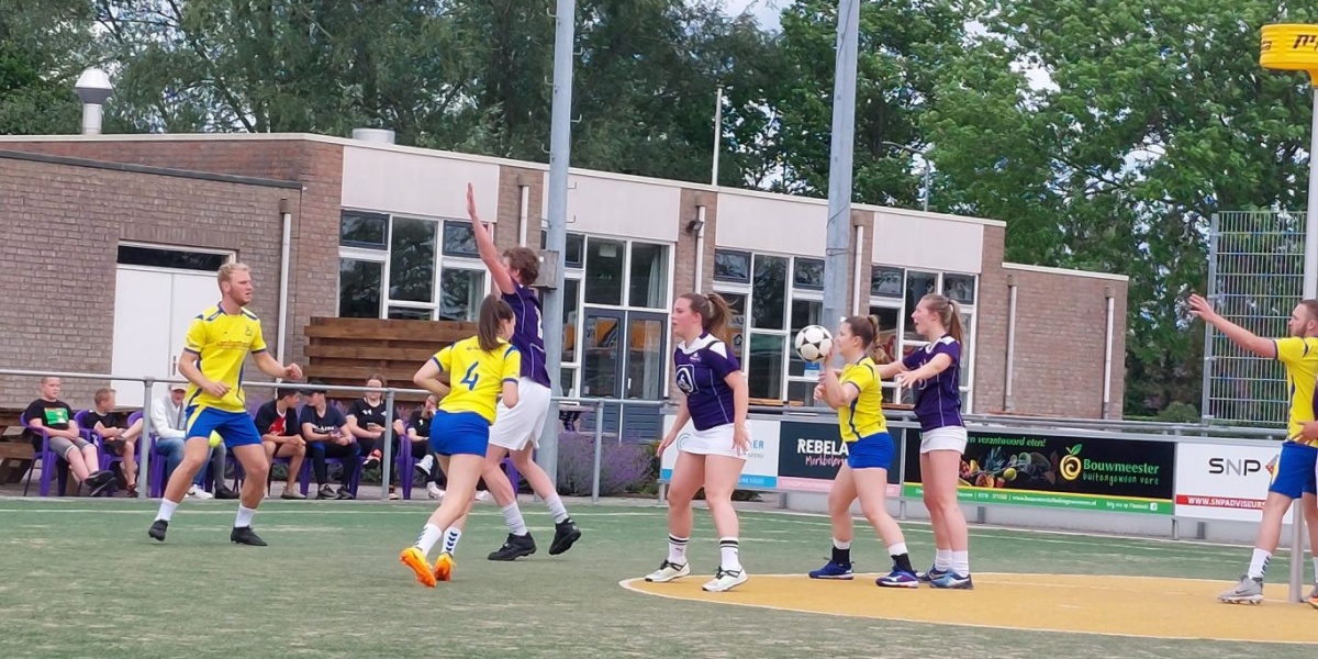 Thrianta wint overtuigend van Regio’72 